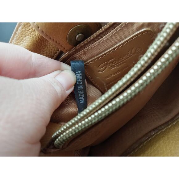 FOSSIL Purse Tan Genuine Leather Crossbody/Shoulder Handbag 75082 - Picture 4 of 16